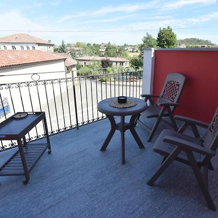 Casa Valentina 1902 Apartman Montegrosso dʼAsti Kültér fotó
