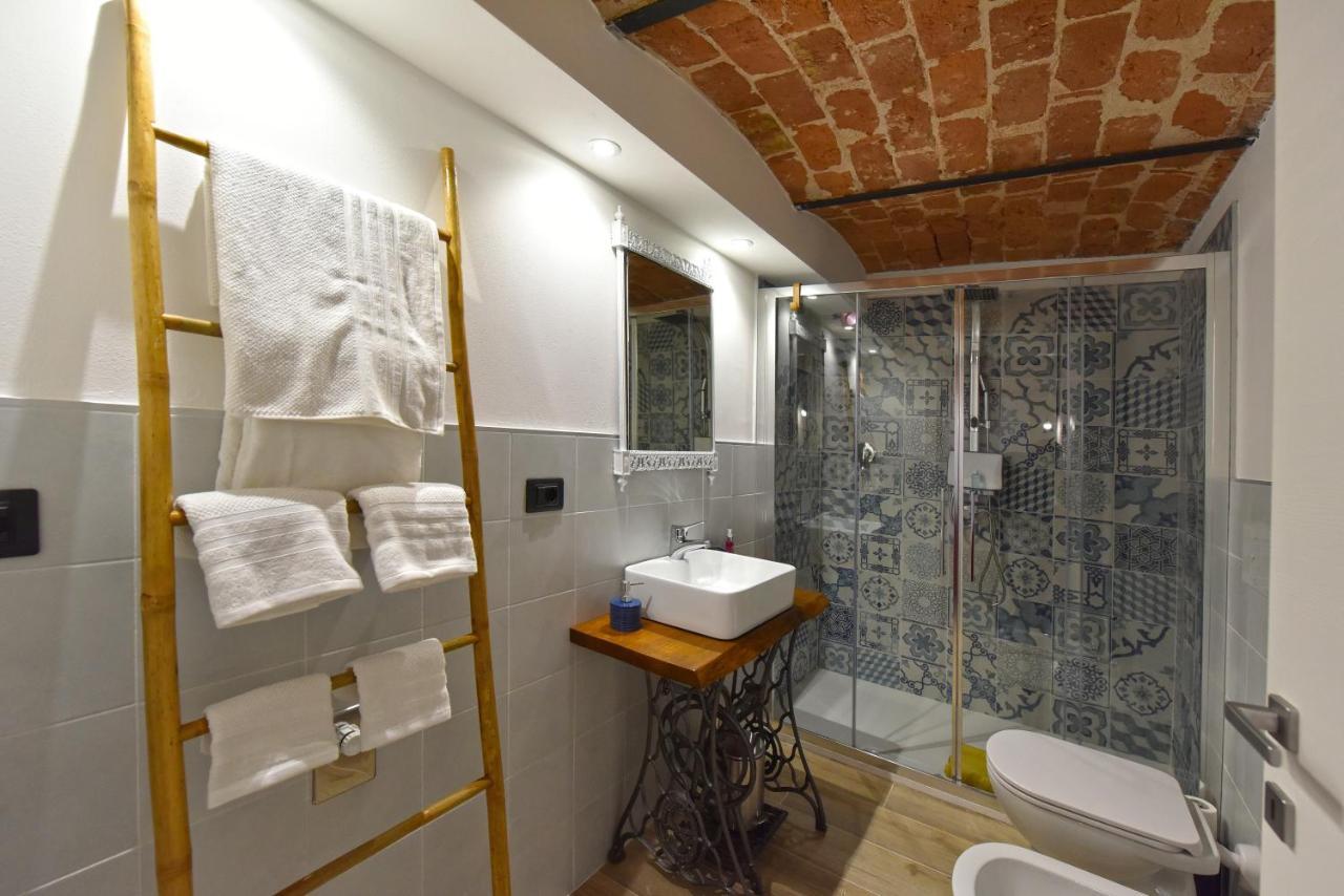 Casa Valentina 1902 Apartman Montegrosso dʼAsti Kültér fotó