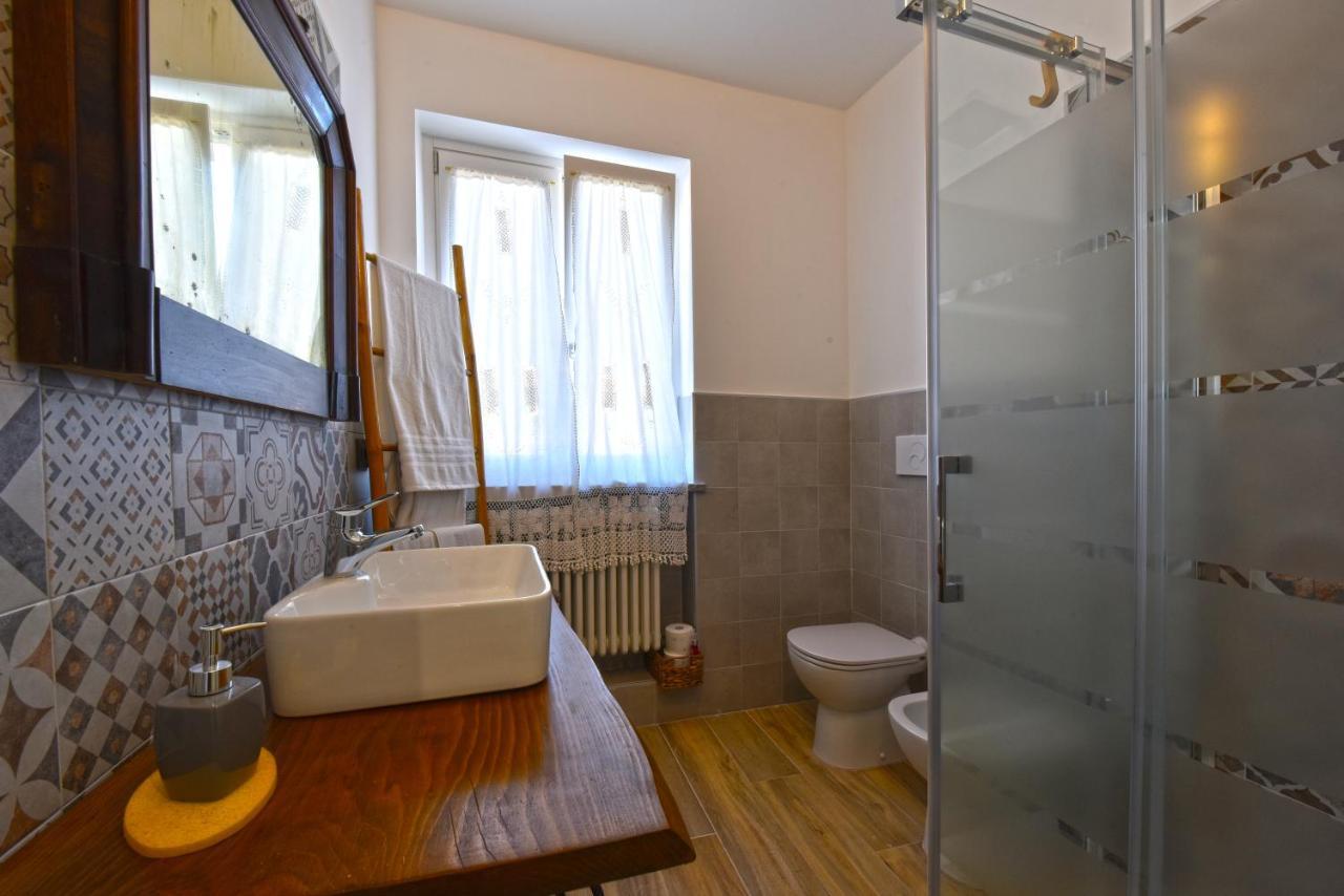 Casa Valentina 1902 Apartman Montegrosso dʼAsti Kültér fotó