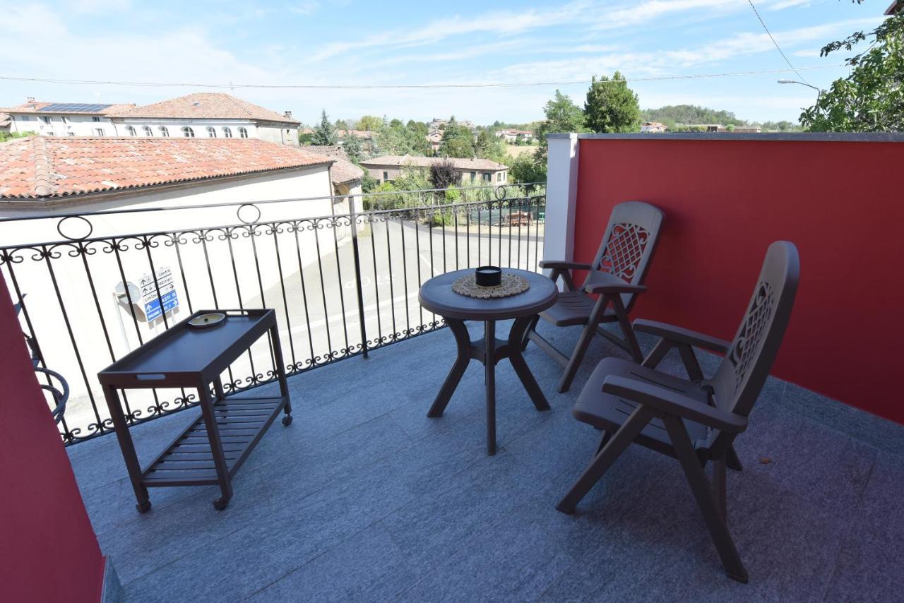 Casa Valentina 1902 Apartman Montegrosso dʼAsti Kültér fotó