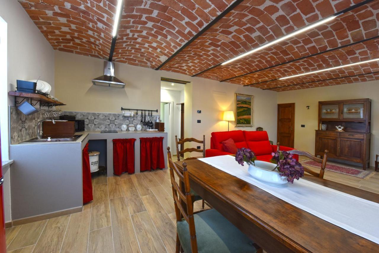 Casa Valentina 1902 Apartman Montegrosso dʼAsti Kültér fotó