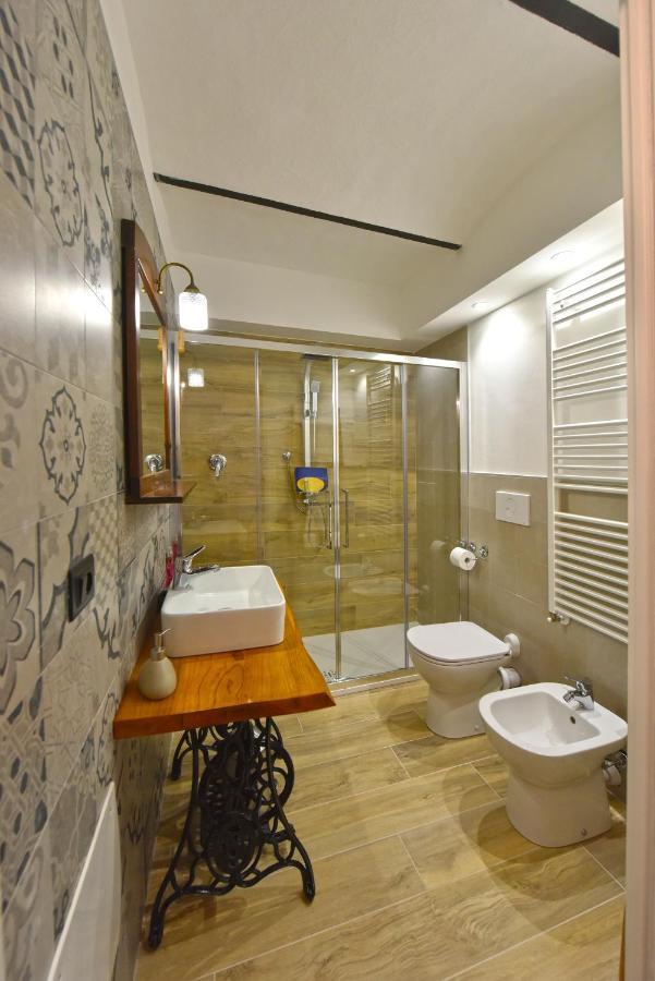 Casa Valentina 1902 Apartman Montegrosso dʼAsti Kültér fotó