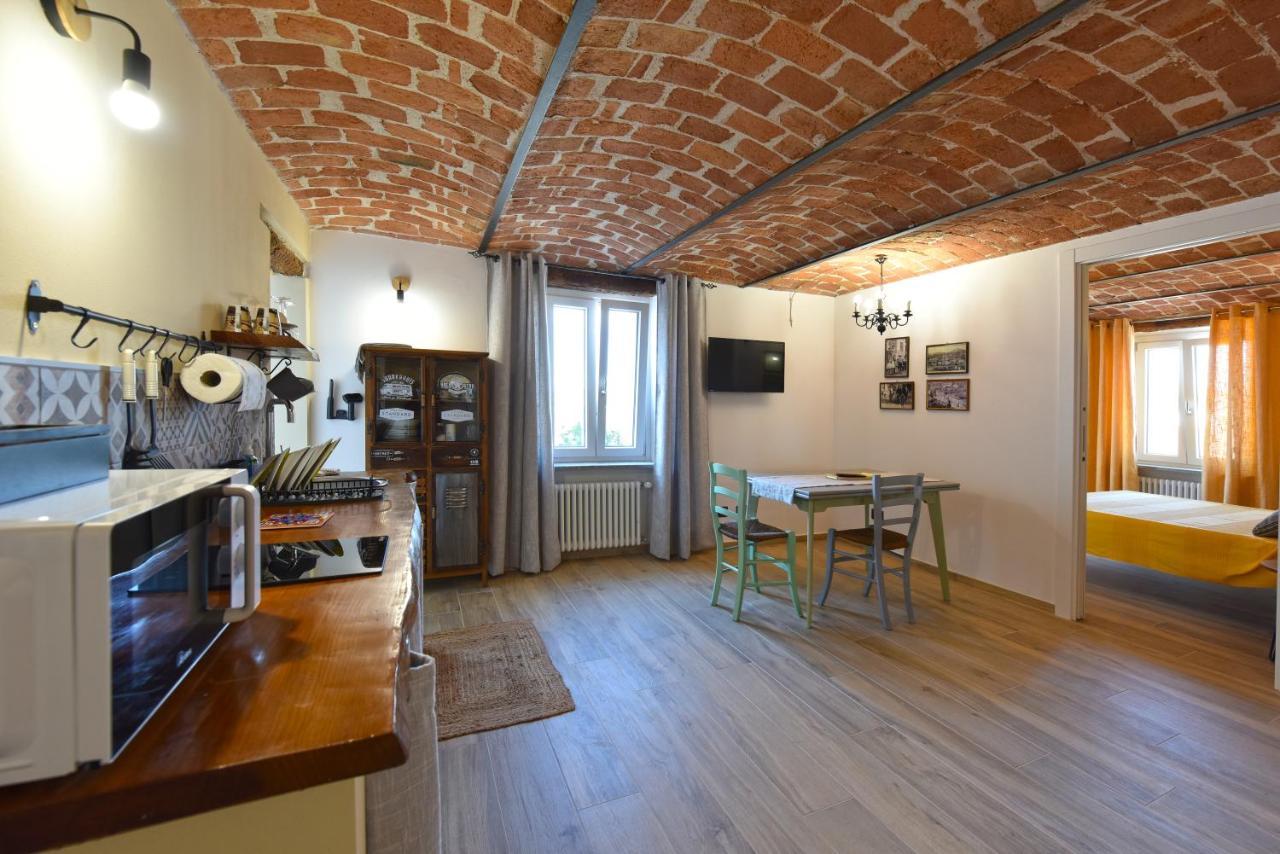 Casa Valentina 1902 Apartman Montegrosso dʼAsti Kültér fotó